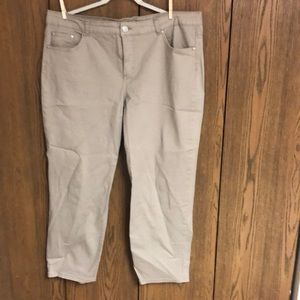Khaki jeans, stretchy, 20W Short